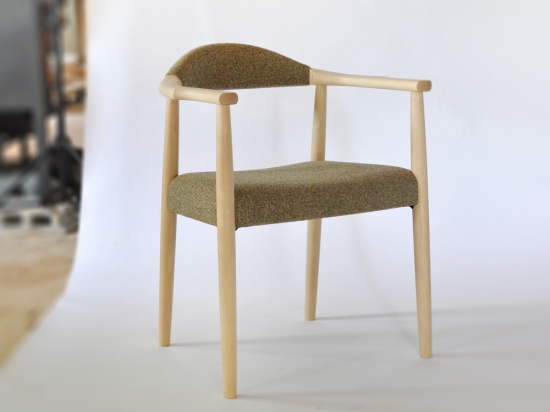 am チェア／アーム／布張り | 木と暮らしの工房
